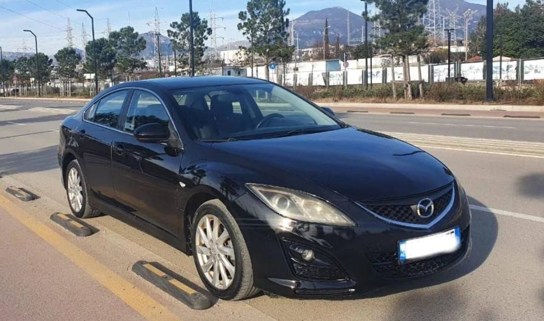 Jepet me qera makina Mazda duke filluar nga 30 euro dita