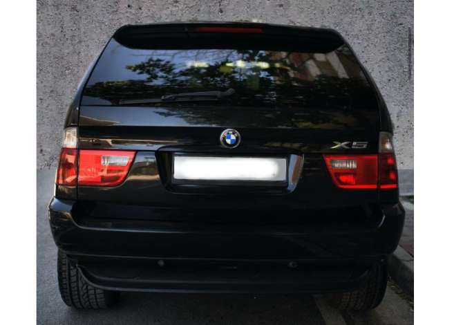 Jepet me qera BMW X5 duke filluar nga 70 euro dita