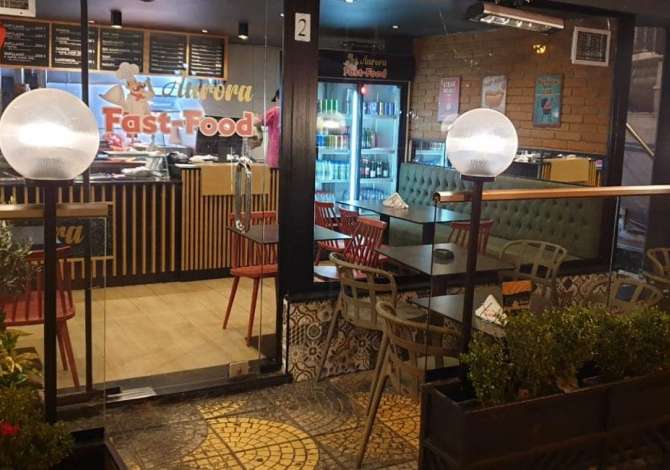 Offerte di lavoro per Kamarier/e,Punonjes/e fast food-i ,Pastruese a Tirana