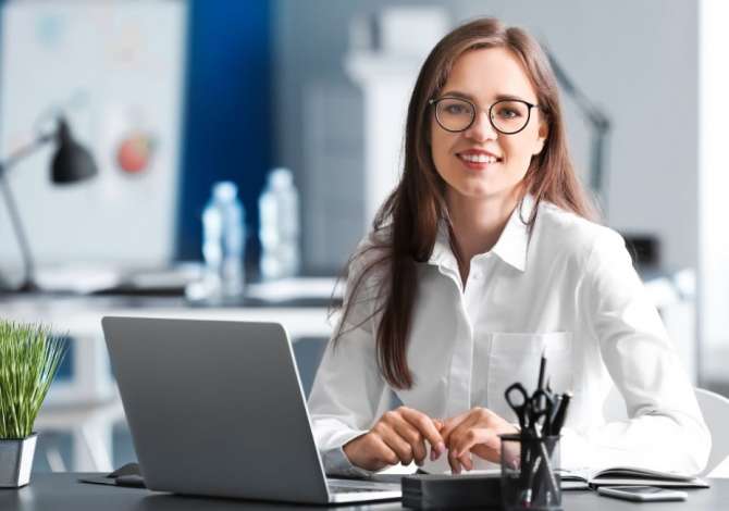 Offerte di lavoro per Pergjegjes i Sektorit te Marredhenieve me Studentet a Tirana