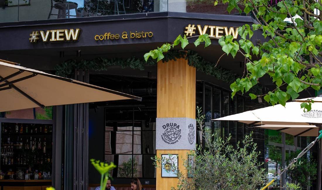 Offerte di lavoro a Tirana, Profession Kamarier/e , Kuzhinier/e (bistro) dhe Sanitare , Nessuna esperienza, Pagamento Trattabile.