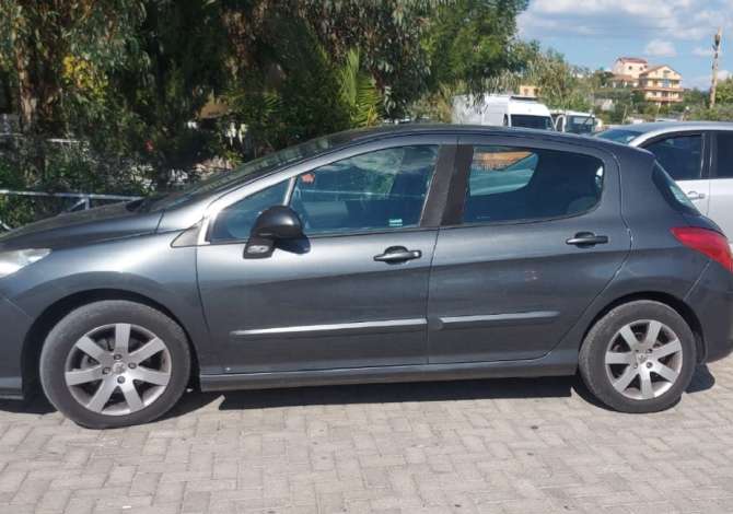 Noleggio Auto a Tirana - 32 Euro