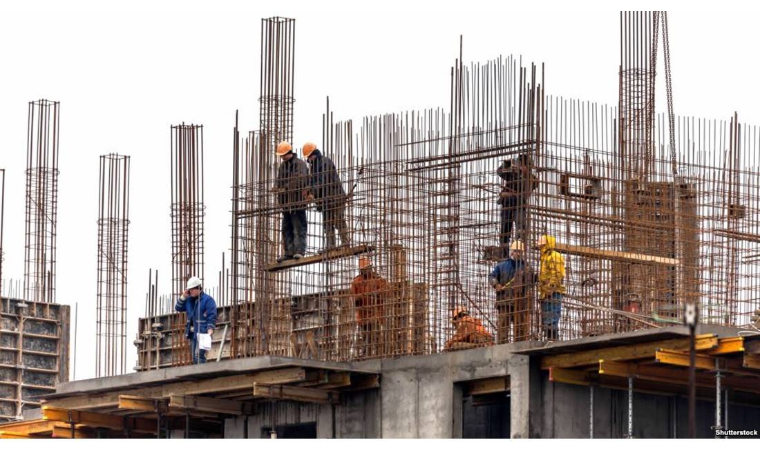 Offerte di lavoro a Tirana, Profession  2 - Skavatorist deri 2.5 ton   4- Shtrues pllakash ne trotuar (punime rruge)   2 - Puntore krahu per hapje gropash. , Con esperienza, Pagamento 1,400  Euro.