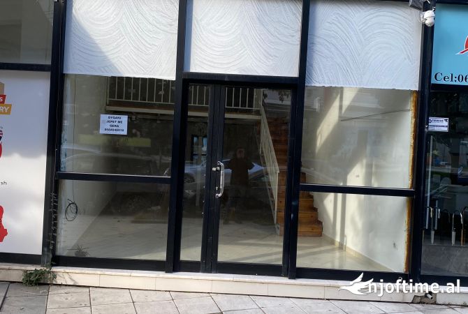 Ambiente Commerciale in Affitto 1+1 a Tirana - 60,000 Leke