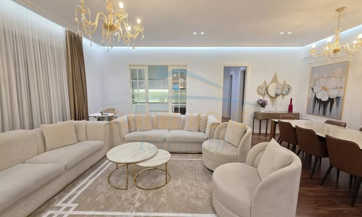 Shtepi ne shitje Apartament ne Tirane, 3+1, Mobilimi E mobiluar, Pagesa 749,999  Euro.