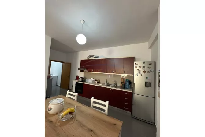 Shtepi ne shitje Apartament ne Tirane, 2+1, Mobilimi E mobiluar, Pagesa 162,999  Euro.
