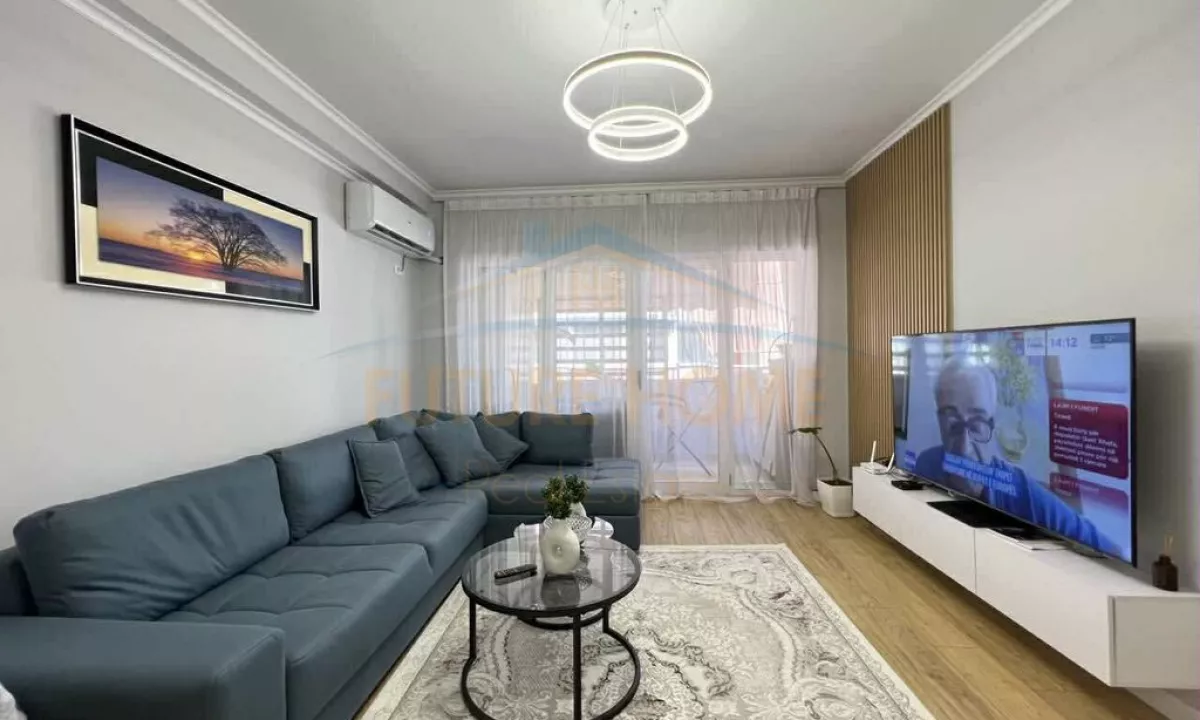Shtepi ne shitje Apartament ne Tirane, 1+1, Mobilimi E mobiluar, Pagesa 124,999  Euro.