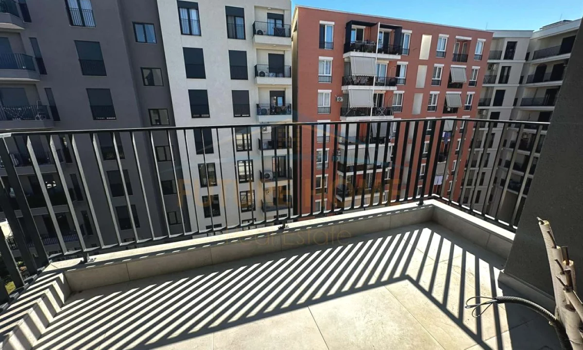 Shtepi ne shitje Apartament ne Tirane, 2+1, Mobilimi Bosh, pa mobiluar, Pagesa 148,999  Euro.