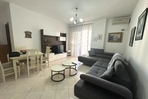 Shtepi me qera 2+1 ne Tirane - 550 Euro