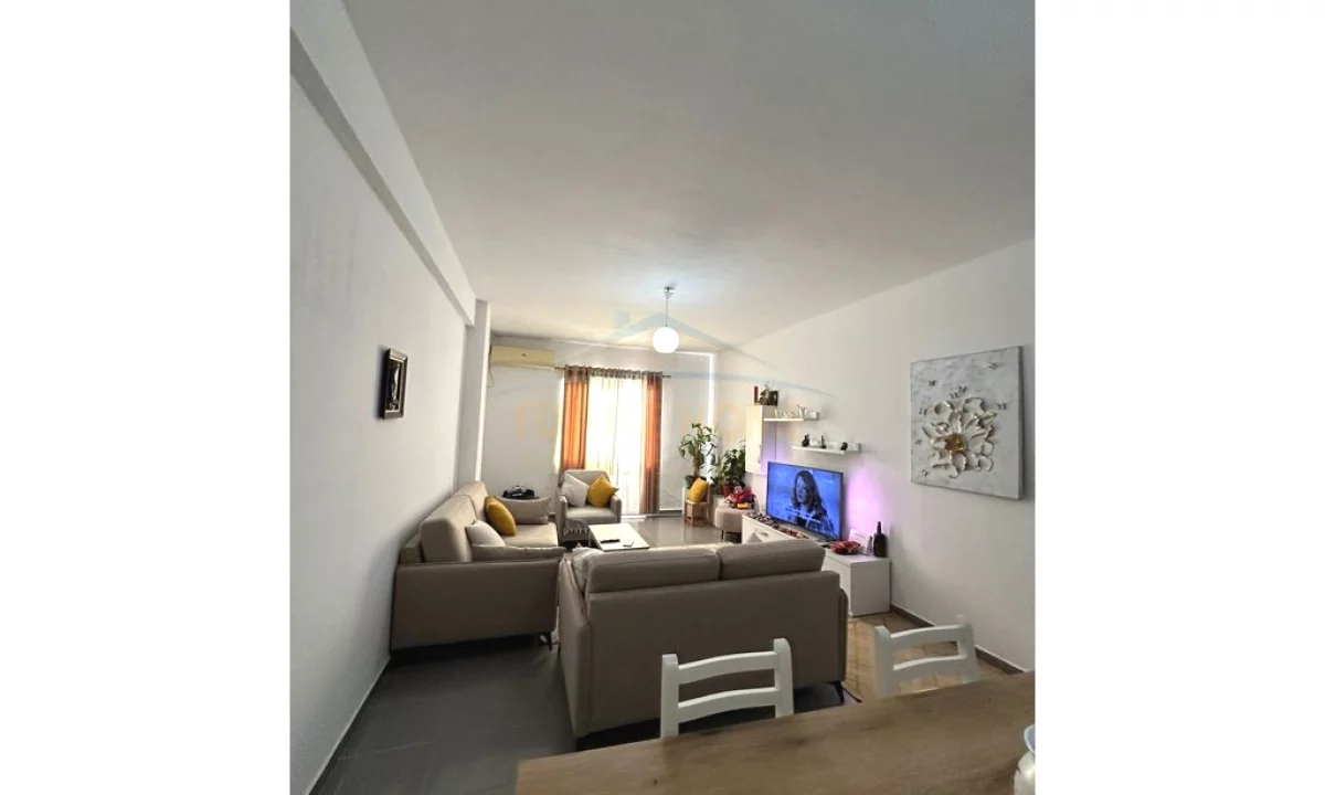Shtepi ne shitje Apartament ne Tirane, 2+1, Mobilimi E mobiluar, Pagesa 159,000  Euro.