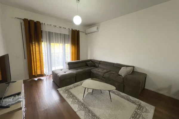 Shtepi me qera Apartament ne Tirane, 1+1, Mobilimi E mobiluar, Pagesa 550  Euro.