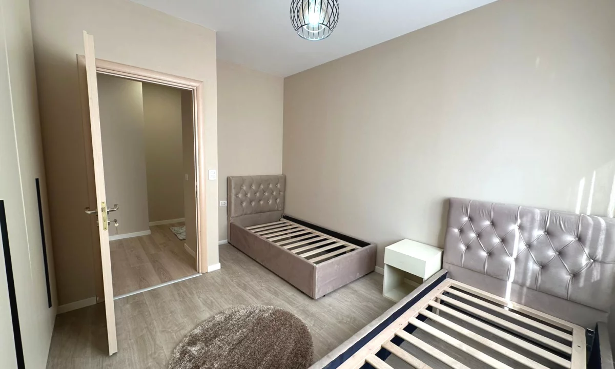 Appartamento in vendita a Tirana 2+1, Arredato