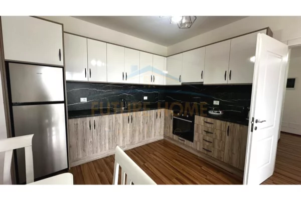 Appartamento in vendita a Tirana 1+1, Arredato