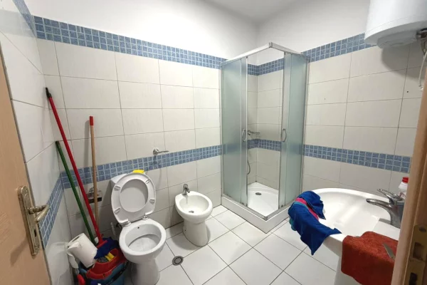 Appartamento in vendita a Tirana 2+1, Arredato