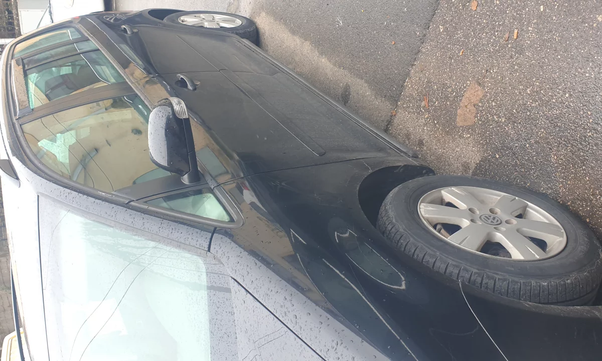 Auto in Vendita a Tirana, Volkswagen, 2005 Diesel,Kambio Manual Pagamento 3,500  Euro.