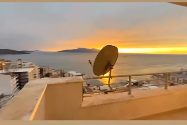 Shtepi ne shitje Apartament ne Sarande, 2+1, Mobilimi E mobiluar, Pagesa 260,000  Euro.
