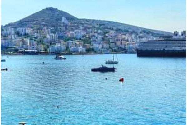 Truall ose Toke ne Sarande - 110,000 Euro