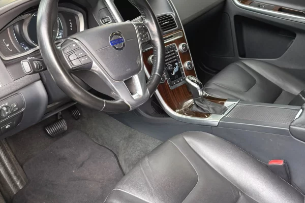 Cars for sale in Tirana, Volvo, 2015 Diesel,Kambio Automatik Payment 11,500  Euro.