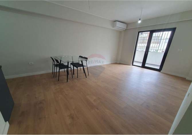 Ambient biznesi me qera 3+1 ne Tirane - 490 Euro