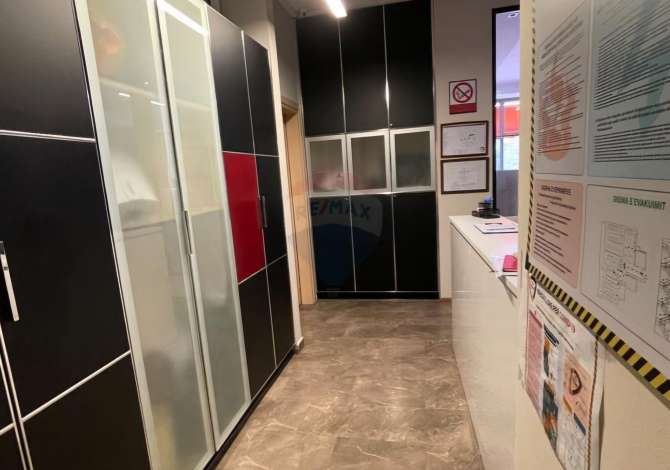 zyra me qira 145m2 te Garda