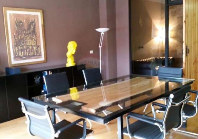 zyra me qira 145m2 te Garda