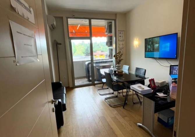 zyra me qira 145m2 te Garda