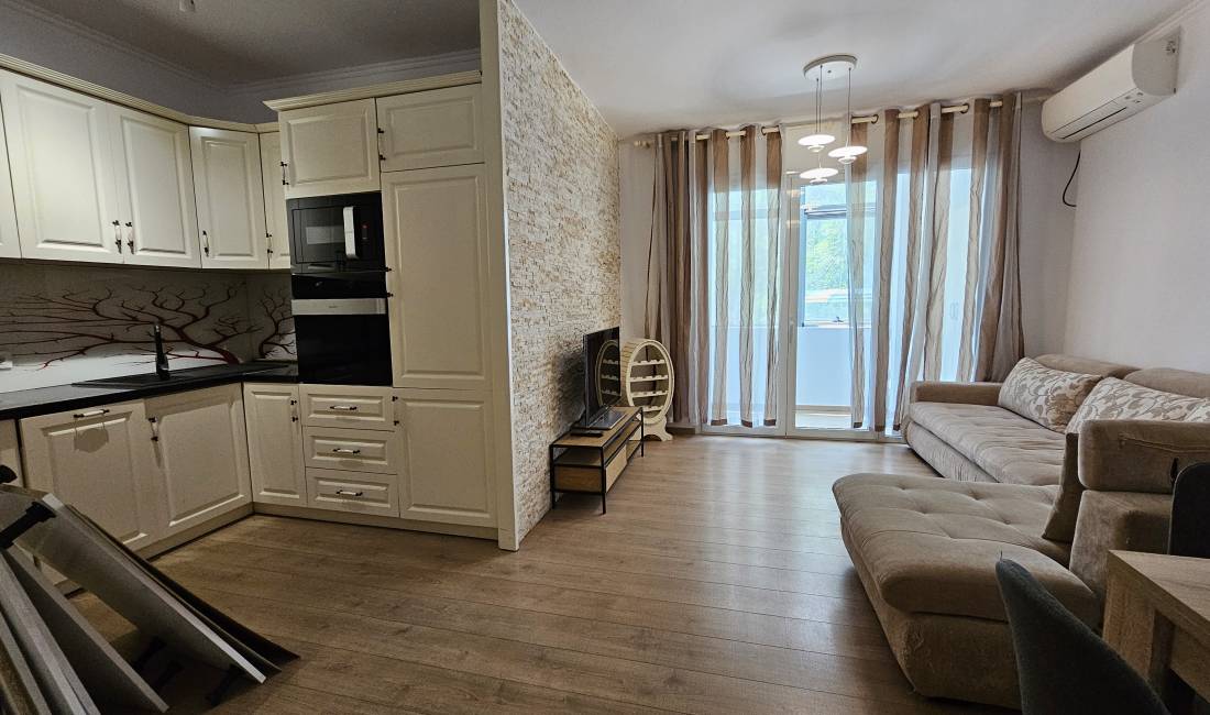 shitet 2+1, 90m, te Arlis, rr kavaje