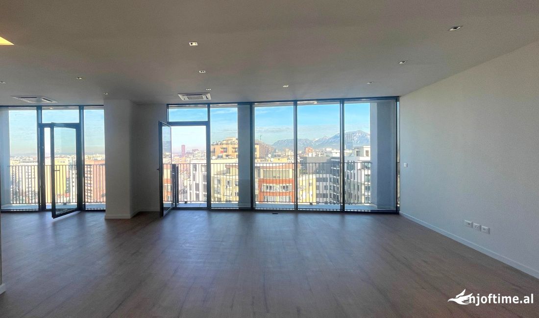 Zyra me qira te Lake View