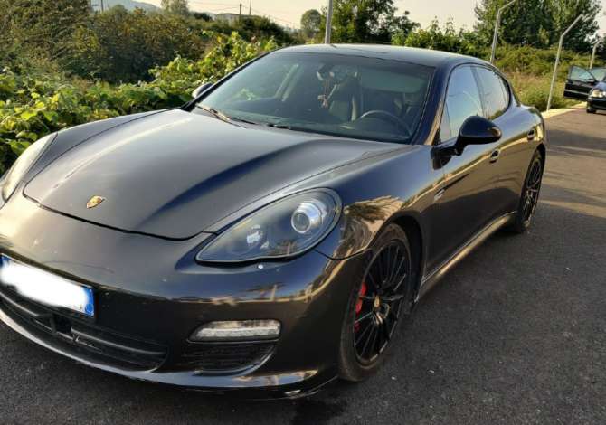 Jepet me qera Porche Panamera duke filluar nga 200 euro dita 