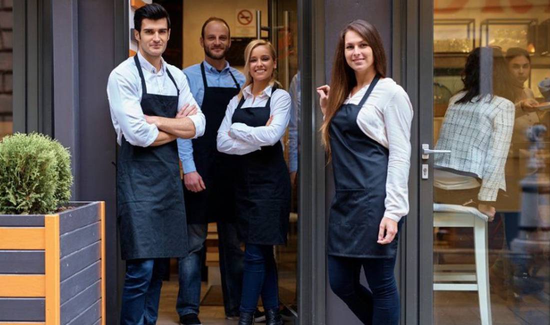 Offerte di lavoro a Tirana, Profession Kamarier/e + Banakier/e  , Con esperienza, Pagamento 40,000  Leke.