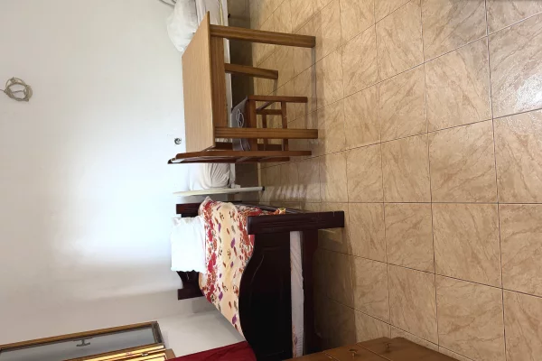 Shtepi me qera Shtepi Private ne Tirane, Garsoniere, Mobilimi E mobiluar, Pagesa 29,000  Leke.