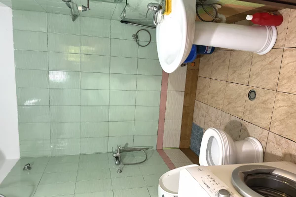 Shtepi me qera Shtepi Private ne Tirane, Garsoniere, Mobilimi E mobiluar, Pagesa 29,000  Leke.