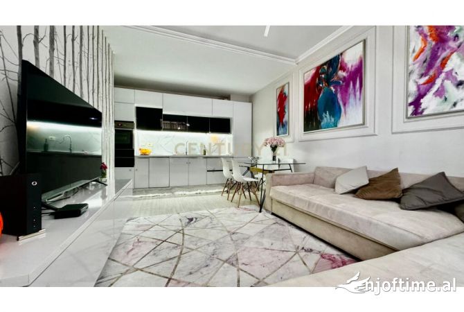 Apartament modern 1+1 per shitje te Komuna e Parisit!  Neom103947