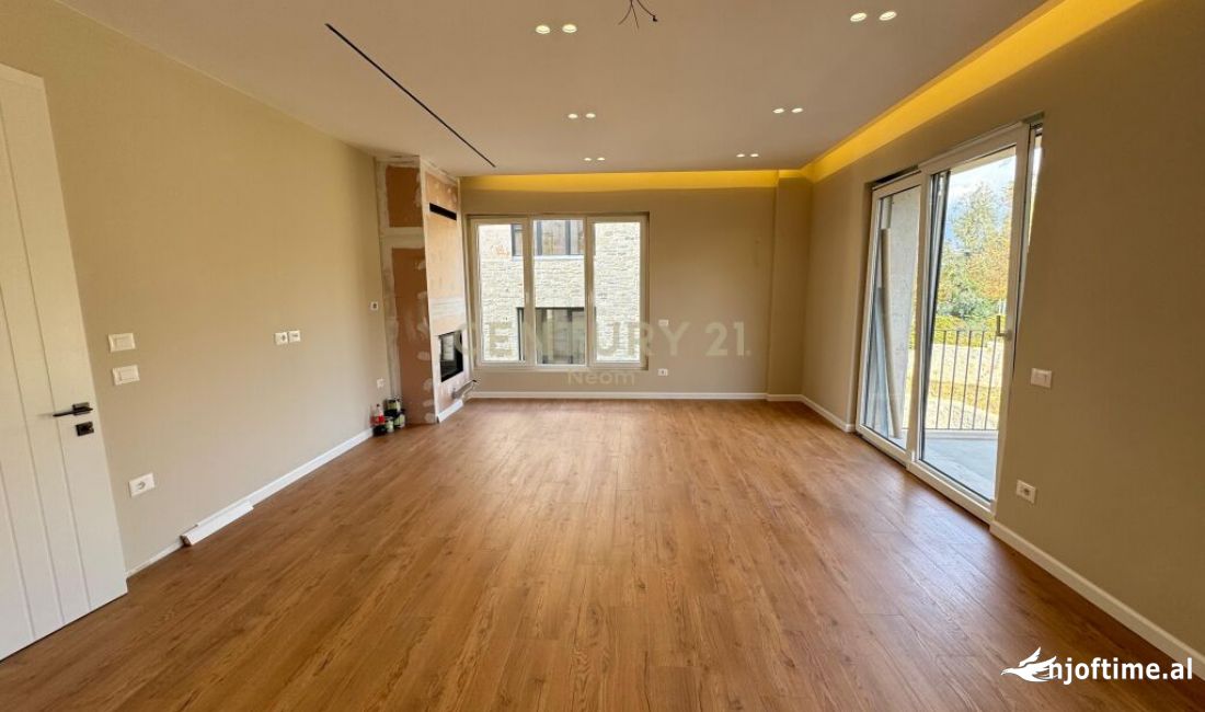 Shtepi ne shitje Apartament ne Tirane, 2+1, Mobilimi Bosh, pa mobiluar, Pagesa 255,000  Euro.