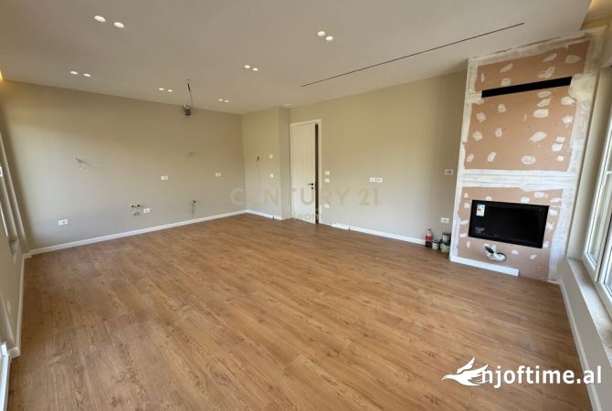 Shtepi ne shitje Apartament ne Tirane, 2+1, Mobilimi Bosh, pa mobiluar, Pagesa 255,000  Euro.