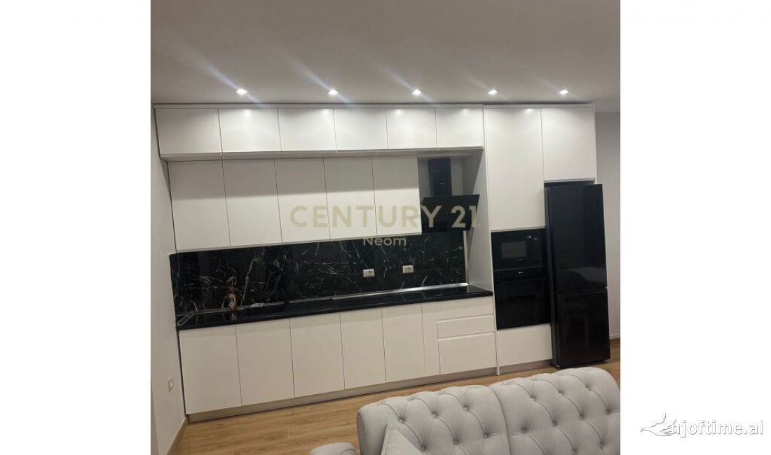 Shtepi ne shitje Apartament ne Tirane, 2+1, Mobilimi E mobiluar, Pagesa 180,000  Euro.