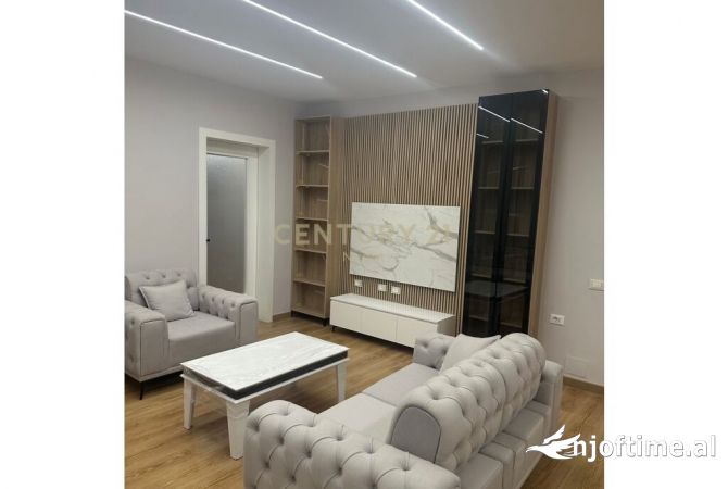 Shtepi ne shitje Apartament ne Tirane, 2+1, Mobilimi E mobiluar, Pagesa 180,000  Euro.