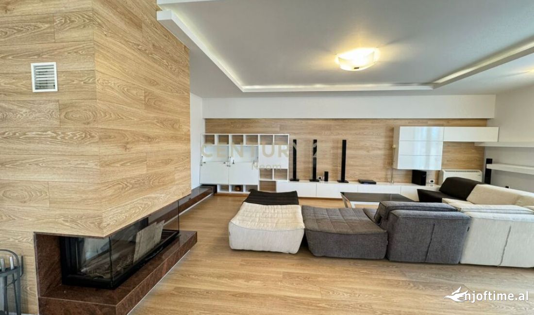 Shtepi ne shitje Duplex(shtepi me 2 kate) ne Tirane, 2+1, Mobilimi E mobiluar, Pagesa 280,000  Euro.