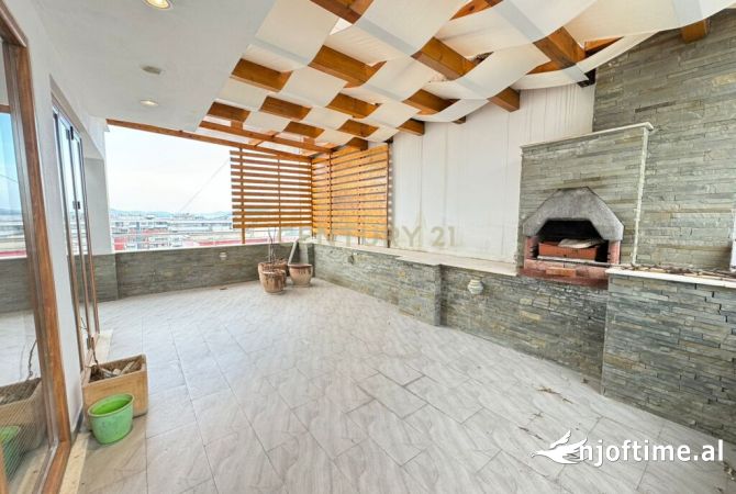 Shtepi ne shitje Duplex(shtepi me 2 kate) ne Tirane, 2+1, Mobilimi E mobiluar, Pagesa 280,000  Euro.