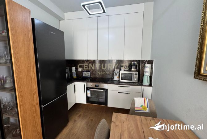 Shtepi ne shitje Apartament ne Tirane, 1+1, Mobilimi E mobiluar, Pagesa 150,000  Euro.