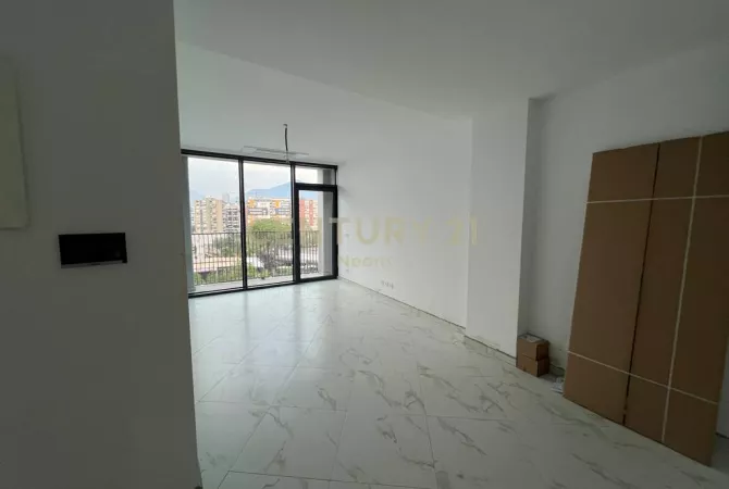 Business Property for Rent 3+1 in Tirana - 1,000 Euro