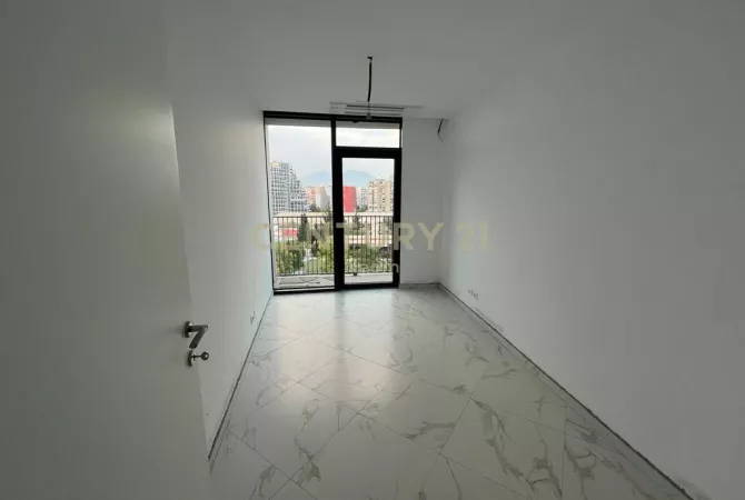 Business Property for Rent 3+1 in Tirana - 1,000 Euro