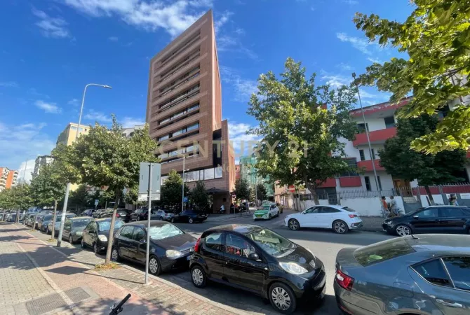 Business Property for Rent 3+1 in Tirana - 700 Euro