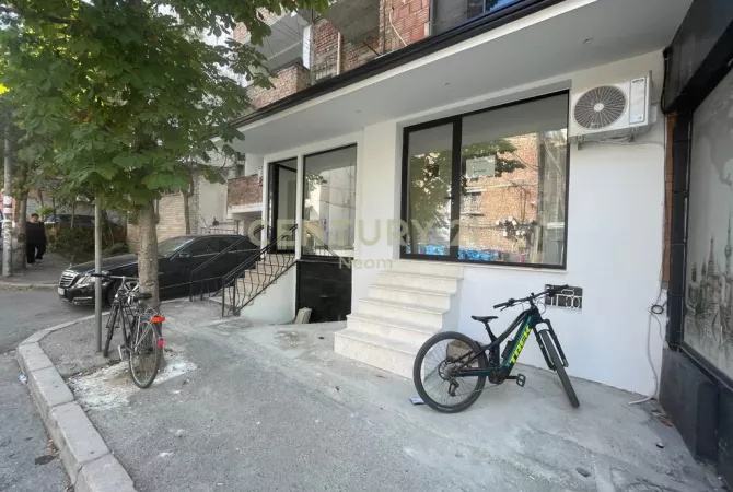 Business Property for Rent 3+1 in Tirana - 700 Euro