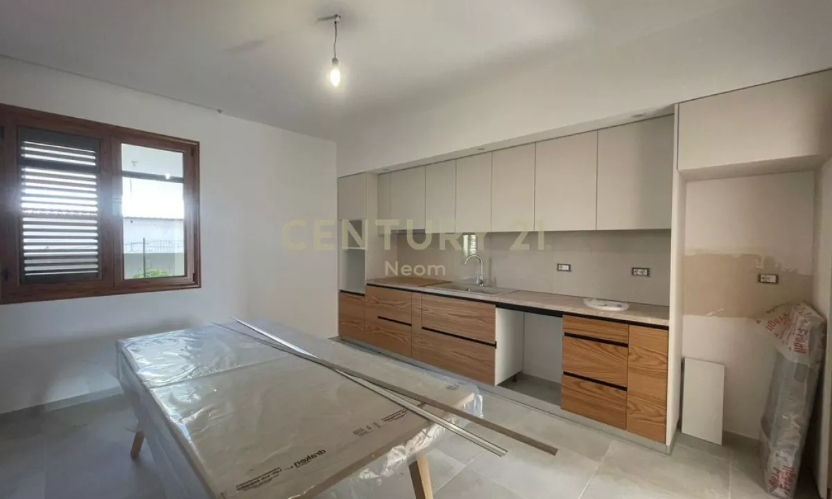 Shtepi me qera Apartament ne Tirane, 2+1, Mobilimi E mobiluar, Pagesa 600  Euro.