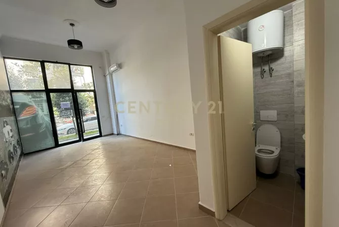 Business Property for Rent 3+1 in Tirana - 430 Euro