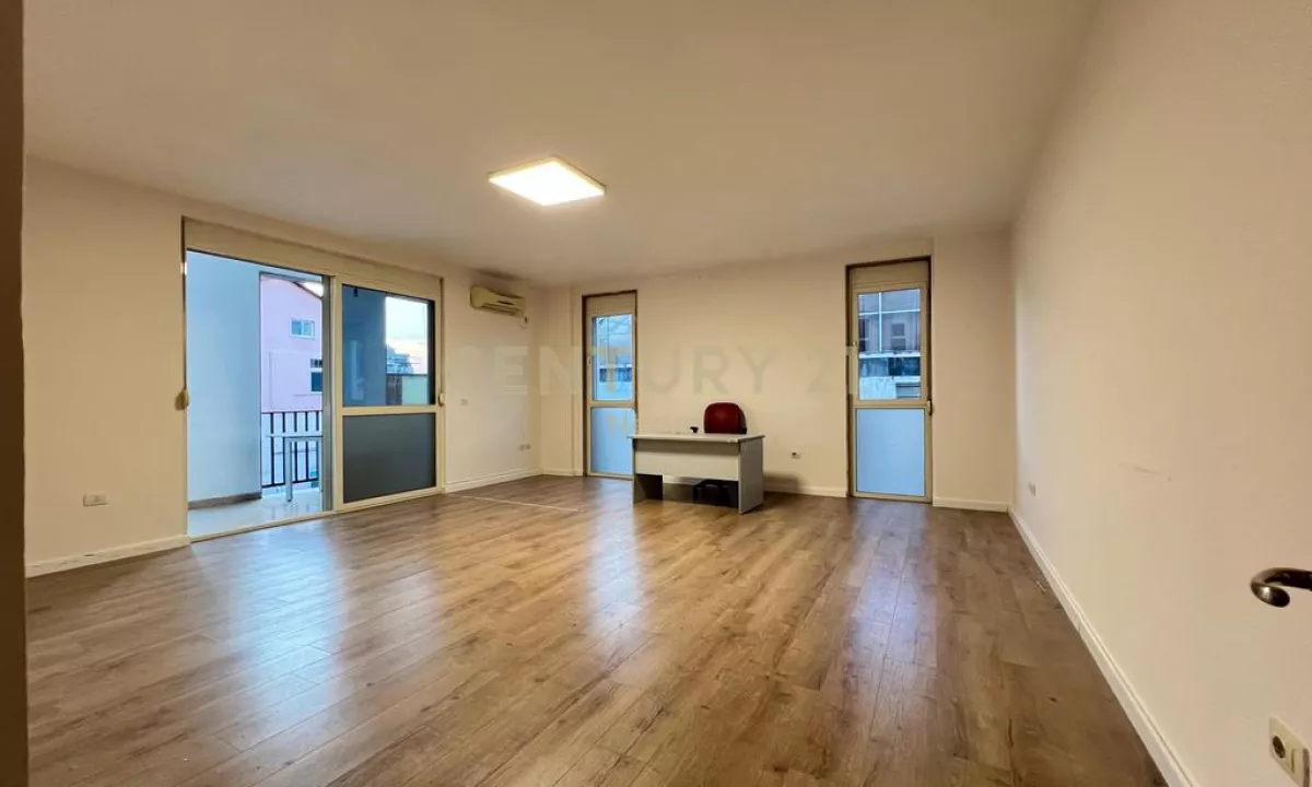 QIRA, ZYRE - 85 m2 te RRUGA KAVAJES‼️ Neom117438