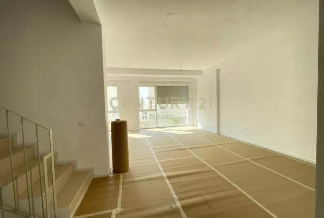 Shtepi me qera Vila Luksoze ne Tirane, 4+1, Mobilimi Bosh, pa mobiluar, Pagesa 1,800  Euro.