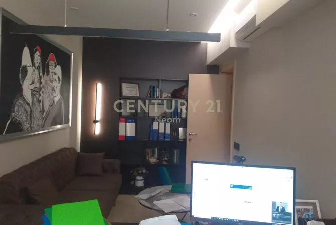 Business Property for Rent 3+1 in Tirana - 600 Euro