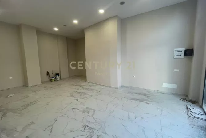 Business Property for Rent 1+1 in Tirana - 450 Euro